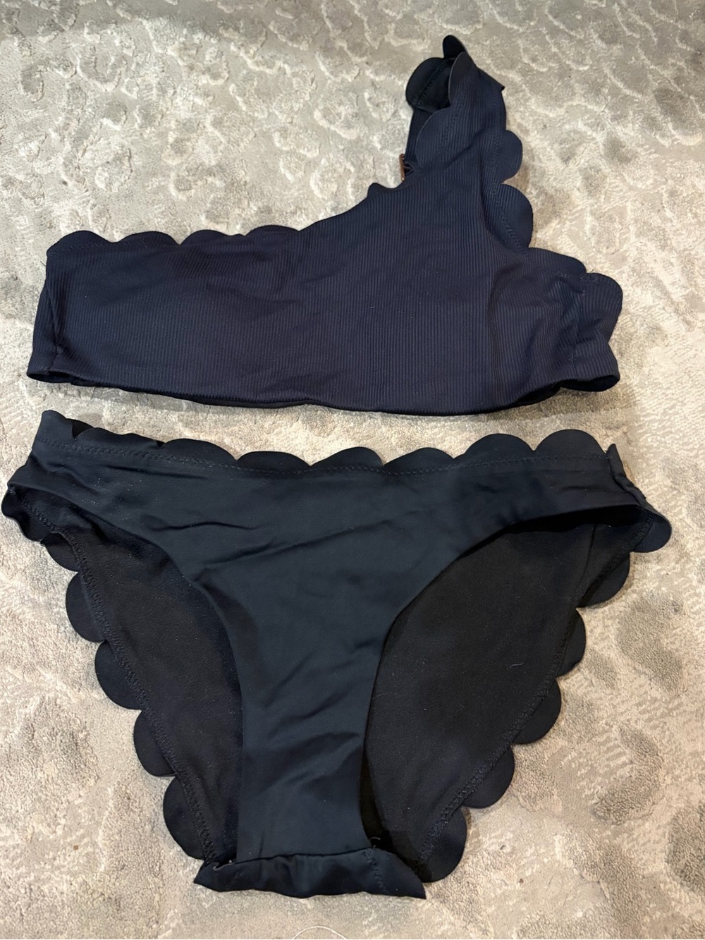 Vanilla/Beach Black Scallop Edge Bikini Set top (s) and bottom xs